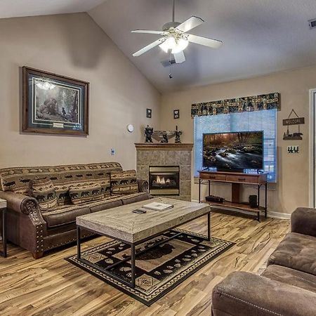 פיג'ן פורג' Rock Of Ages, Hot Tub, Game Room, Wifi, 1089 Free Tickets Each Paid Day, Dollywood And More מראה חיצוני תמונה