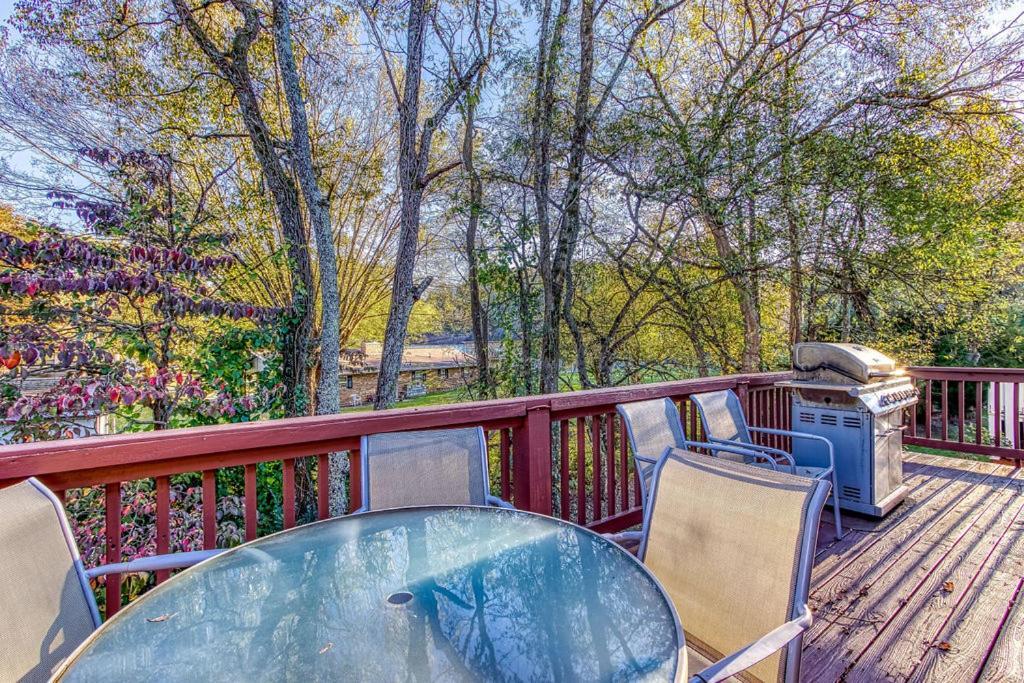 פיג'ן פורג' Rock Of Ages, Hot Tub, Game Room, Wifi, 1089 Free Tickets Each Paid Day, Dollywood And More מראה חיצוני תמונה