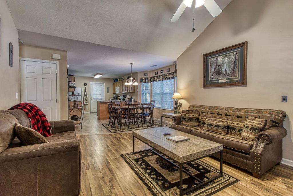 פיג'ן פורג' Rock Of Ages, Hot Tub, Game Room, Wifi, 1089 Free Tickets Each Paid Day, Dollywood And More מראה חיצוני תמונה